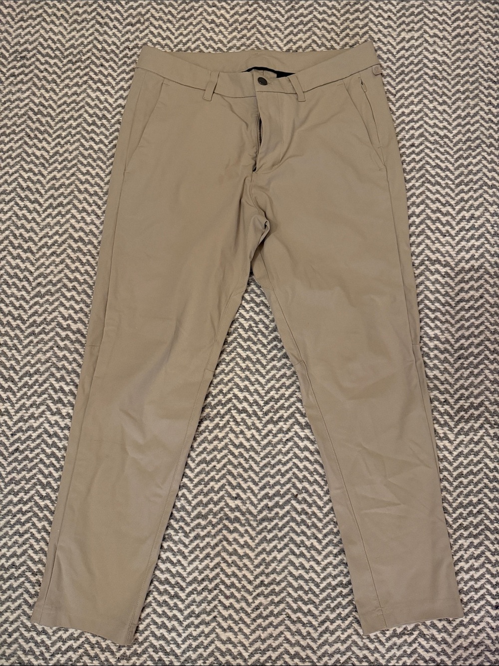 Men's Lululemon Slim Fit Flat-Front Chino Pants in Khaki